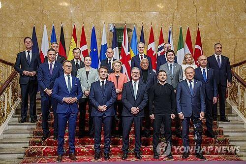 우크라이나 안보 정상 회의 참석한 유럽·캐나다 정상들 [EPA 연합뉴스]