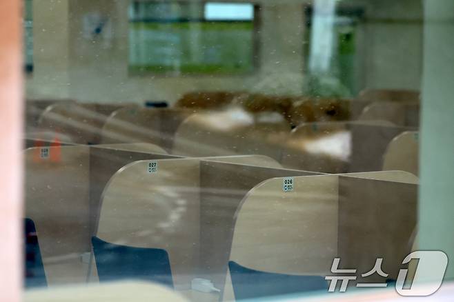 2025학년도 1학기 개강일인 4일 서울시내 한 의과대학 도서관이 텅 비어 있다.  2025.3.4/뉴스1 ⓒ News1 황기선 기자