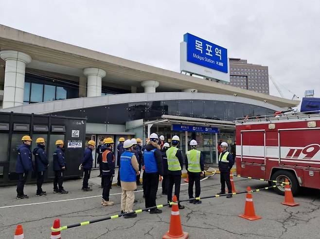 한국철도공사 광주본부가 목포역에서 화재 초기진압을 위한 유관기관 합동 소방훈련을 실시했다. 한국철도공사 광주본부 제공