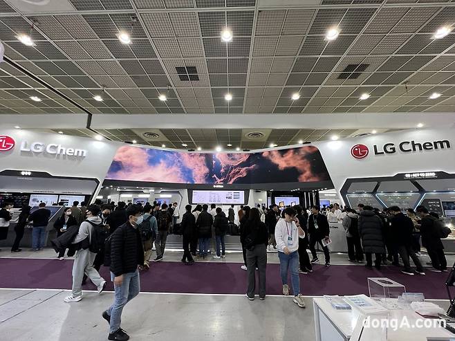 인터배터리 2025 LG화학 전시관