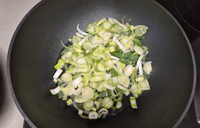 20250305_124524.jpg 간만에 요리 좀 해봤읍니다..(오징어 볶음)