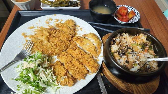 20250305_184345.jpg 가성비 ㅎㄷㄷ 돈까스 알밥세트 단돈 8천원