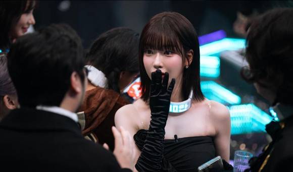 넷플릭스 예능 '더 인플루언서'에 출연한 BJ 과즙세연. [사진=넷플릭스]