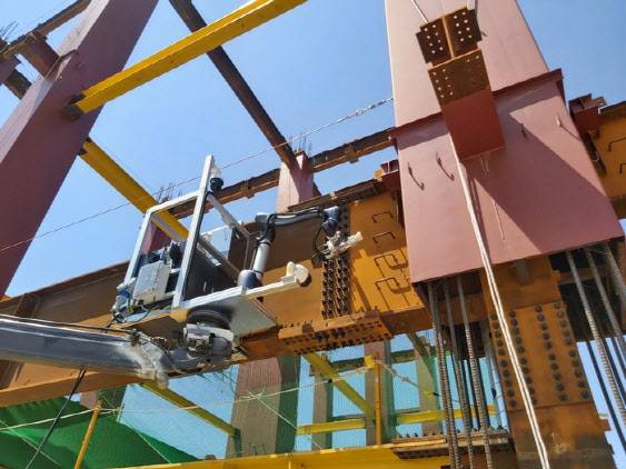 철골 볼트 조임 자동화 로봇 현장 적용 모습 (사진=삼성물산)