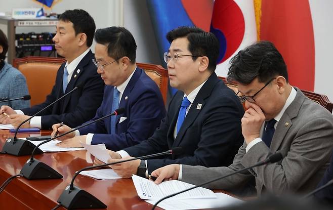 박찬대 더불어민주당 원내대표가 6일 서울 여의도 국회에서 열린 정책조정회의에서 발언하고 있다. 2025.3.6 [한주형 기자]