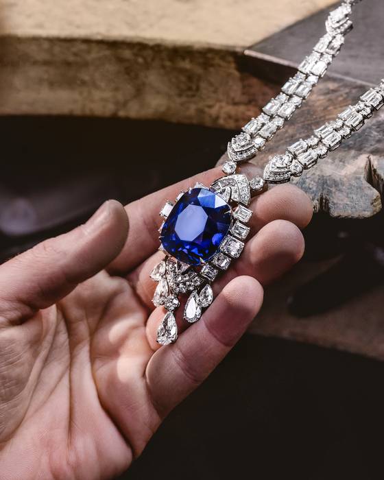 다이아몬드를 포함해 희귀 보석을 전문적으로 다뤄온 그라프의 하이 주얼리 네크리스. 사진 그라프