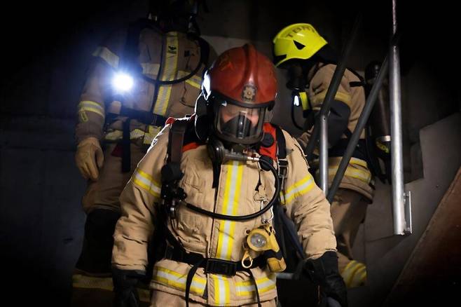 화재 진압 현장에 대한 모의실험 결과, 소방대원들이 생각보다 더 높은 생리적 스트레스를 받고 있는 것으로 드러났다. [사진 제공=노르웨이소방청(Trøndelag fire and rescue service)]