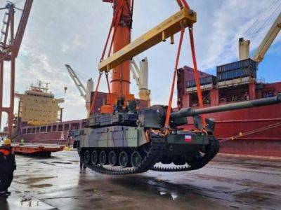 폴란드가 수입한 한국산 K2 전차게 지난 22일(현지시간) 폴란드 그드니아 항구에 도착한 모습 [이미지 출처=현대로템 제공]