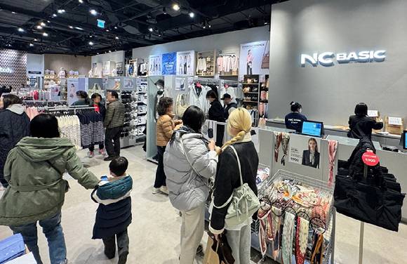 이달 서울 NC 송파점에 문을 연 NC베이직 매장 모습. [사진=이랜드리테일]
