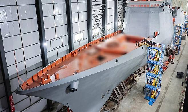 북한 조선중앙통신은 8일 김 위원장이 함선건조 사업을 현지지도하고, 핵추진 잠수함의 건조 실태를 시찰했다고 보도했다. 조선중앙통신·연합뉴스