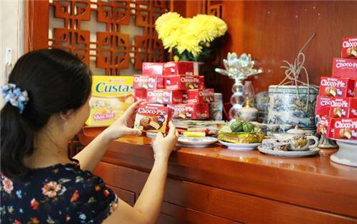 초코파이를 제사상에 올리는 베트남 [오리온 제공. 재판매 및 DB 금지]