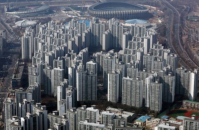 롯데월드타워 전망대에서 바라본 송파구 아파트 단지 모습. /연합뉴스