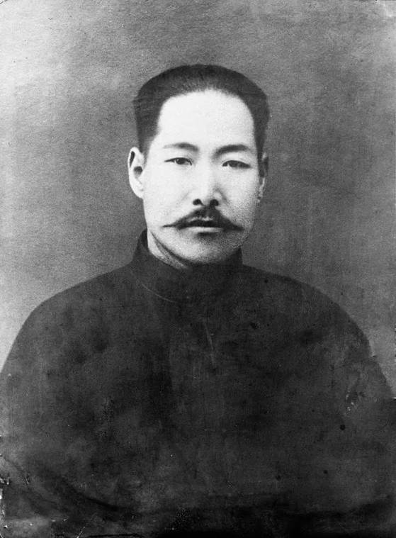 ‘청산리대첩’의 영웅이자 무장항일투쟁을 이끈 김좌진 장군. 장군은 무장독립운동의 선봉에 서는 동시에 국가의 미래를 위한 교육사업도 활발히 펼쳤다. [사진 김좌진 장군 기념관]