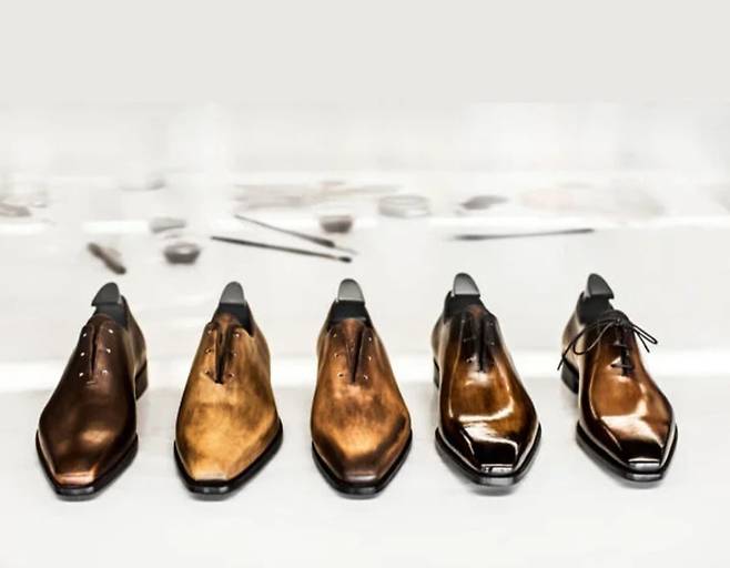 벨루티 신발들 
사진출처 ; berluti. Com