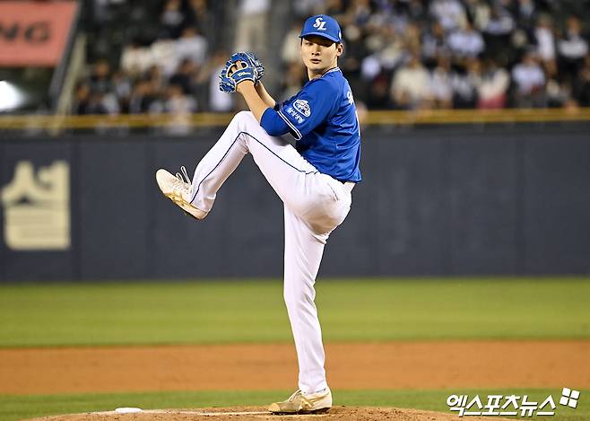 삼성 라이온즈 육선엽이 지난해 정규시즌 경기에 등판해 투구하고 있다. 엑스포츠뉴스 DB