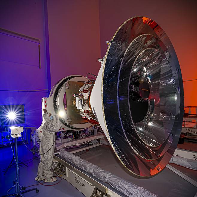 최종테스트를 마친 스피어엑스 우주망원경./사진=우주항공청
