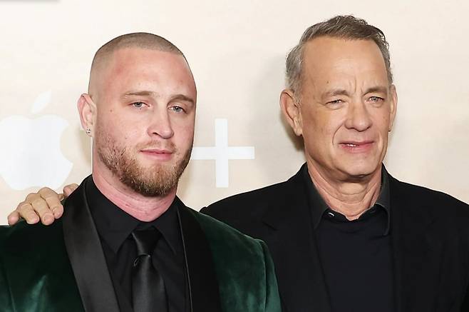 쳇 행크스(왼쪽)과 톰 행크스 부자. /NBC