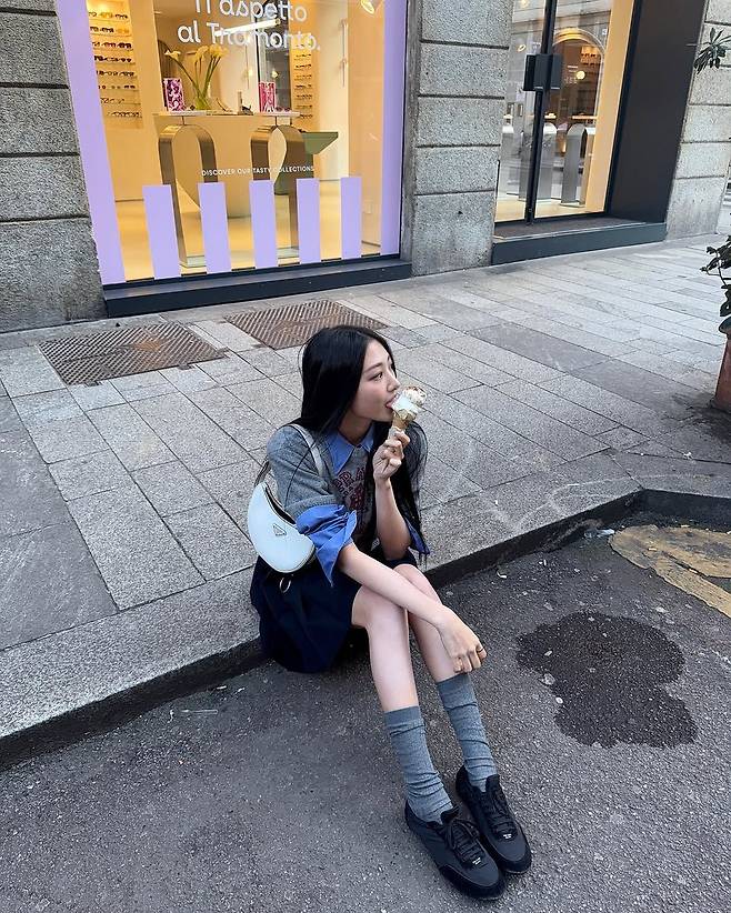 인스타그램 @meovv