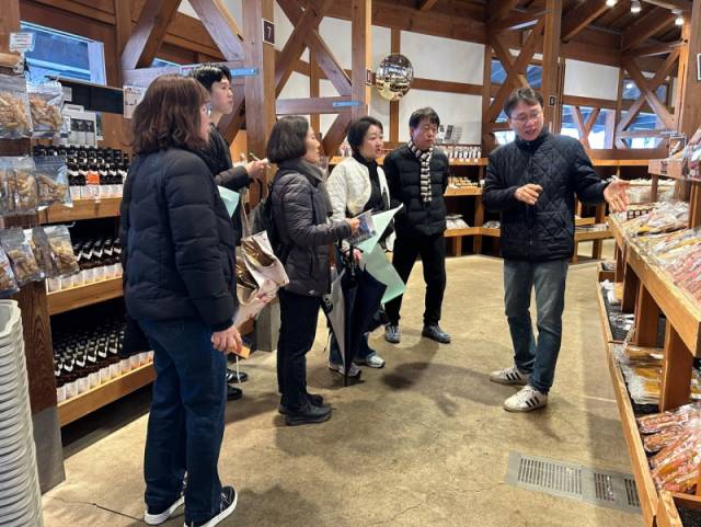 ▲인구정책팀 일본 가와바마을 방문. ⓒ하동군
