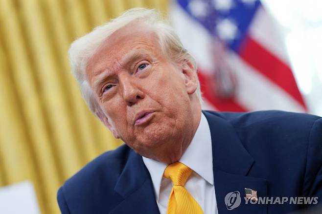 7일(현지시간) 백악관 집무실에서 연설하는 트럼프 대통령 [EPA 연합뉴스 자료사진. 재배포 및 DB 금지]