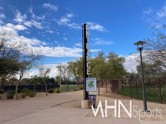 (주인없는 다저스 메이저리그 스프링캠프는 무척 조용했다)