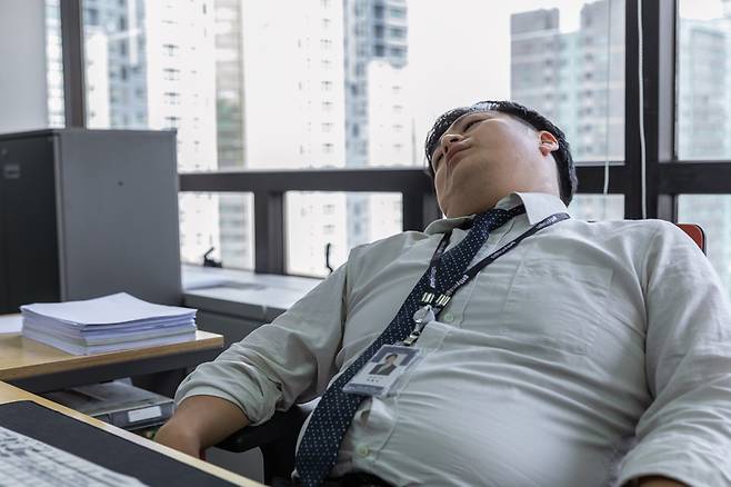 아무리 잠을 많이 자도 천근만근 몸이 무겁고 지친다면, '만성피로증후군'을 의심해봐야 한다. [사진=게티이미지뱅크]