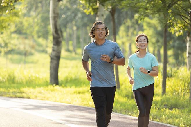 운동은 AMPK를 활성화하여 미토콘드리아 수를 늘리고 기능을 향상하여 에너지 생산과 효율을 높인다. [사진=게티이미지뱅크]