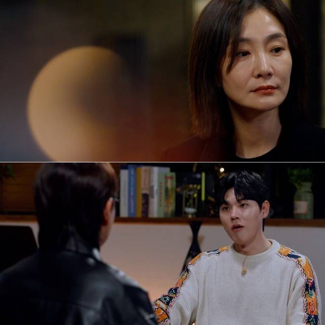 SBS ‘꼬리에 꼬리를 무는 그날 이야기 시즌3 (꼬꼬무)’가 1972년 10월 선포된 ‘유신 헌법’과 이에 따른 ‘긴급조치’를 집중 조명한다. 13일 방송될 ‘꼬꼬무’에서는 박정희 정권이 민주주의를 철저히 통제했던 시절을 다루며, 언론 탄압과 국민 감시, 그리고 표현의 자유가 어떻게 억압되었는지를 심층 분석할 예정이다. 특히 군부가 서울 도심을 점령한 10월 유신 선포 당시의 모습과, 국민들이 긴급조치로 인해 겪어야 했던 공포 정치의 실상이 상세히 공개된다. 또한, 부마민주항쟁을 비롯한 국민들의 저항과 민주화를 향한 움직임도 조명되며, 이를 통해 당시 시대상이 어떠했는지를 생생히 전달할 계획이다. 방송에는 홍석천, 박효주, 이인권이 리스너로 출연해 충격적인 역사적 사실을 접하며 다양한 반응을 보인다. 유신 체제의 실체를 조명하는 ‘꼬꼬무’는 13일 밤 10시 20분 SBS에서 방송될 예정이다. 역사의 이면에 숨겨진 놀라운 사건과 이야기들을 깊이 있게 조명하는 프로그램이며, 매회 흥미진진한 스토리를 통해 시청자들에게 과거의 중요한 순간들을 되새기게 한다. 배우 장도연, 장현성, 장성규가 진행을 맡아 각기 다른 매력과 개성으로 이야기를 풀어나간다.