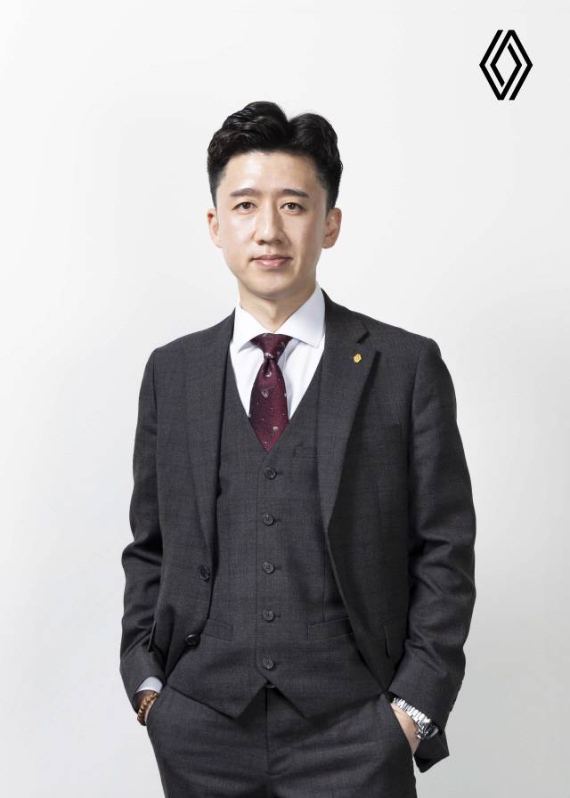 전사 판매왕 차지한 르노코리아 평택대리점 정의영 마스터. 르노코리아 제공