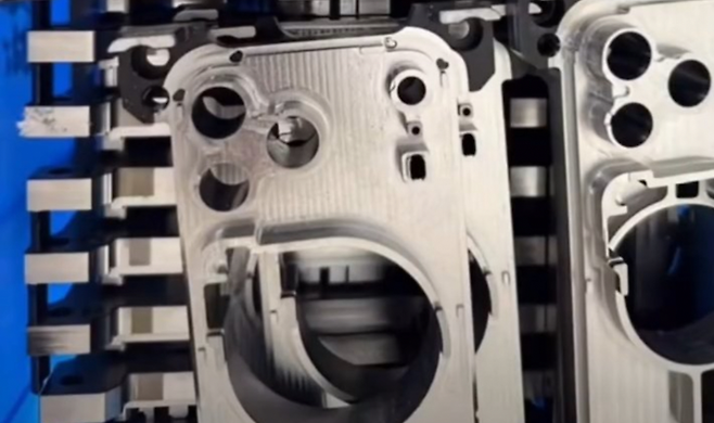 image.png 아이폰 17 미들 프레임 모듈 유출