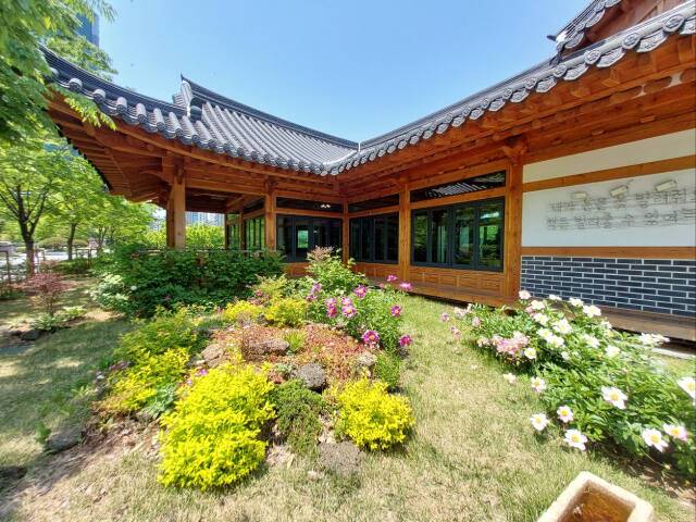 누리공원 내 작은도서관. 연수구립도서관 제공