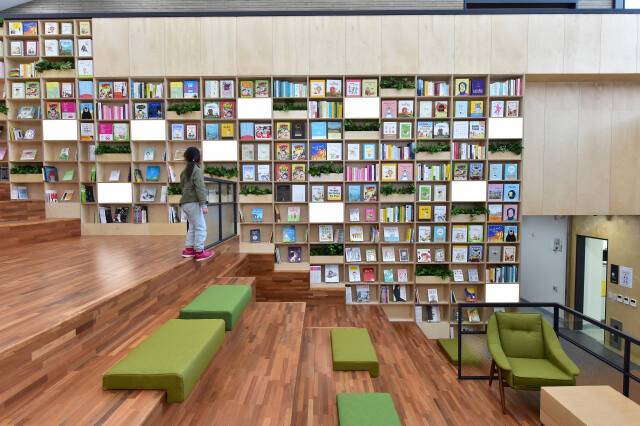 중앙계단 푸른마루. 도서관제공