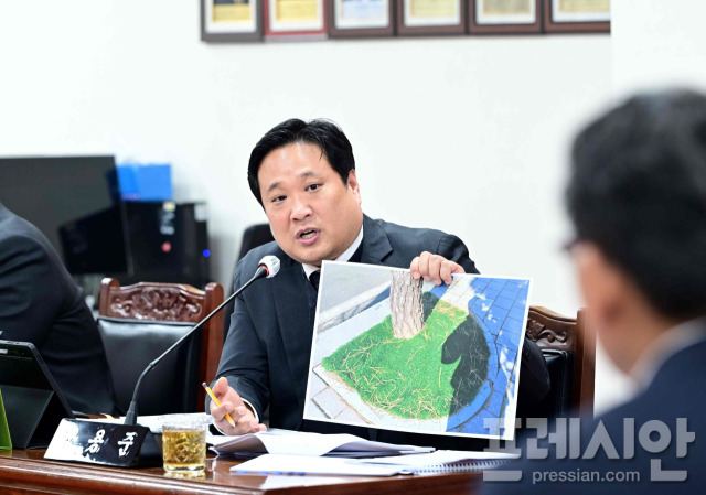 ▲예산결산특별위원회에서 질의하는 박용준 의원 ⓒ목포시의회