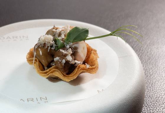 ‘만다린 그릴+바’의 버섯타르트.