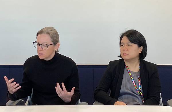 앨리스 프랜드(왼쪽) 구글 AI 및 신흥기술 정책총괄, 유니스 황 아시아태평양 지역 AI 및 신흥 기술 정책 담당. 구글코리아 제공