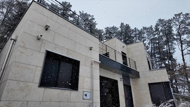 경매로 나온 경기 동두천시 광암동 2층 단독주택 모습  윤병찬 PD