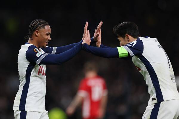 ▲ 토트넘 홋스퍼가 AZ알크마르와의 유로파리그 16강 2차전에서 윌슨 오도베르의 두 골을 앞세워 3-1로 이기고 1, 2차전 합계 3-2로 8강에 진출했다. 손흥민은 1도움을 기록했다. ⓒ연합뉴스/REUTERS/AP