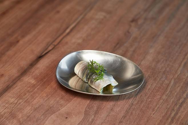 ‘밍글스’ 밥상에 나오는 ‘제철 등 푸른 생선’. 밍글스 제공