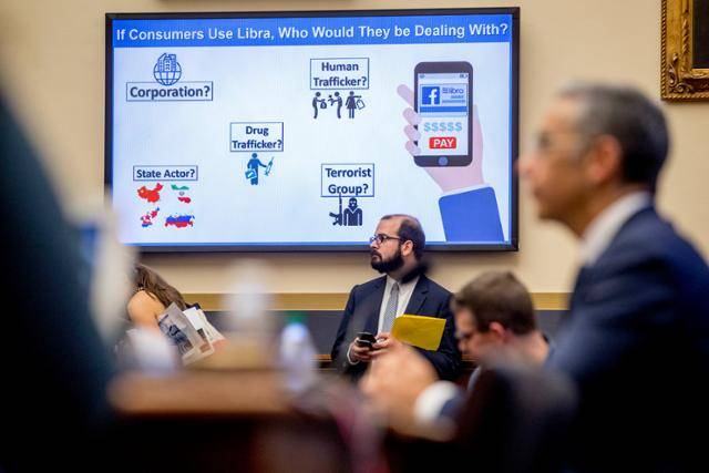 2019년 7월, 미국 하원 금융위에서 페이스북의 암호화폐 '리브라' 관련 청문회가 열리고 있다. 워싱턴=AP 연합뉴스