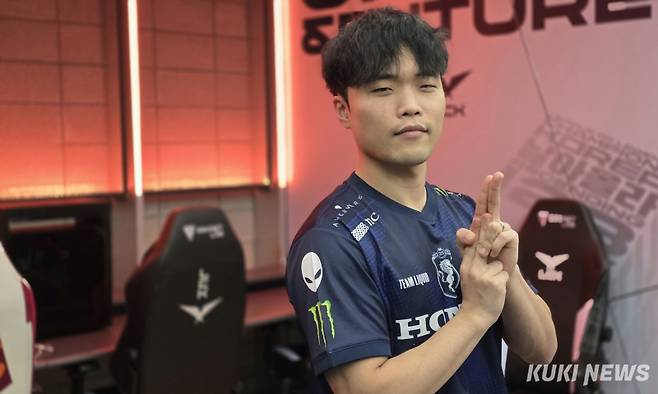 ‘임팩트’ 정언영이 14일 서울 종로구 롤파크 LCK 아레나에서 쿠키뉴스와 만나 인터뷰하고 있다. 김영건 기자