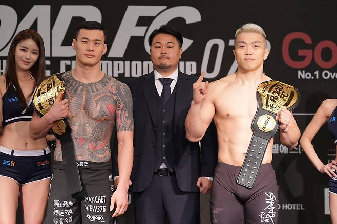 ▲ 미들급 통합 타이틀전을 펼치는 황인수와 임동환 ⓒ로드FC