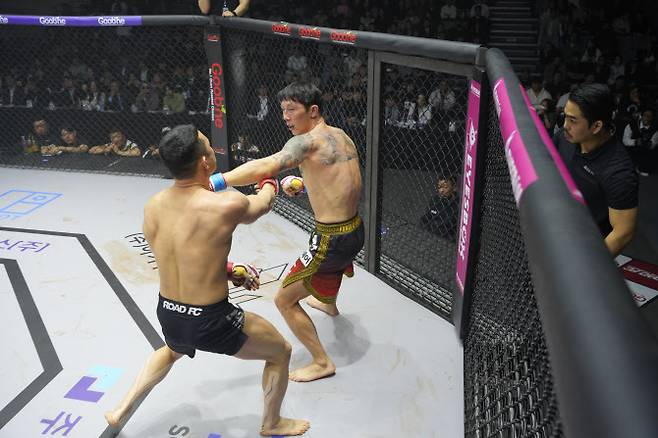 양지용과 난딘 에르덴. 사진=ROAD FC