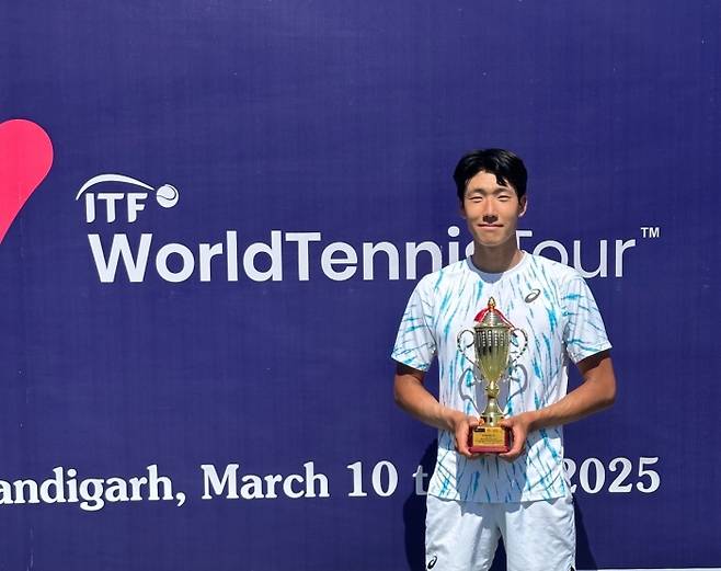 ITF 찬디가르대회에서 단식 준우승한 신우빈