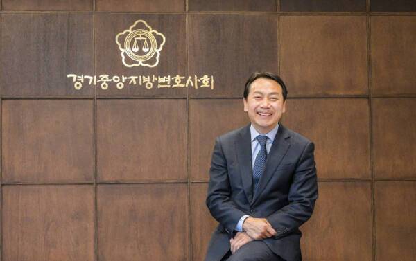 이재진 경기중앙지방변호사회 회장. 윤원규기자