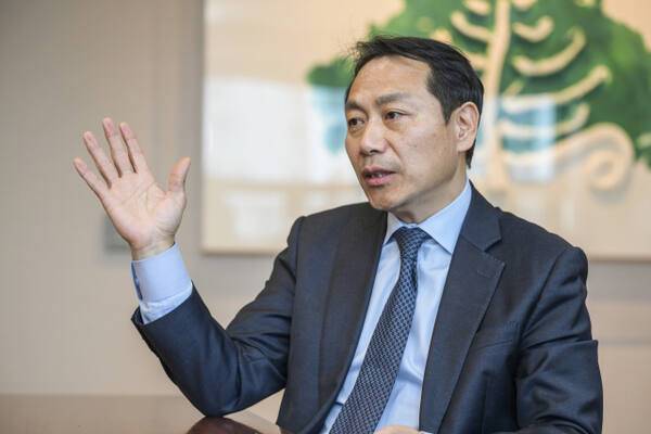 이재진 경기중앙지방변호사회 회장이 변호사회관에서 경기일보와의 인터뷰를 진행하고 있다. 윤원규기자