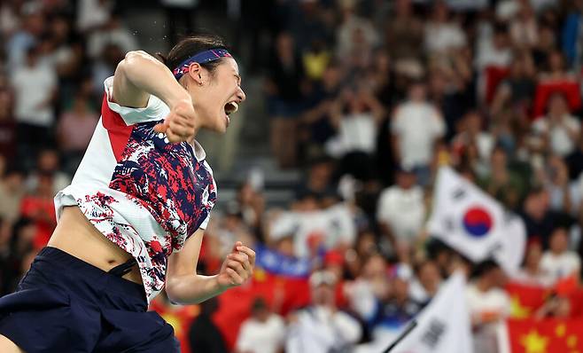 ▲ '셔틀콕' 여제 안세영이 허벅지 통증을 극복하고 전영오픈 결승행 티켓을 거머쥐었다. ⓒ연합뉴스