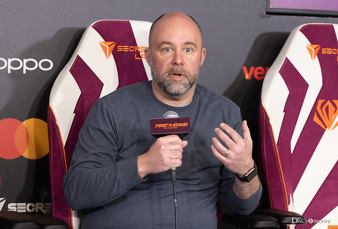 크리스 그릴리 리그 오브 레전드 이스포츠 글로벌 총괄