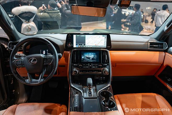 렉서스 LX 700h
