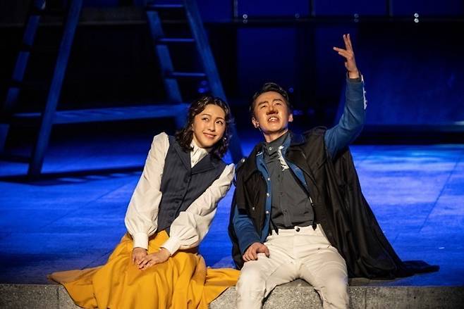 '록산느를 위한 발라드' 공연 장면(국립극단 제공)