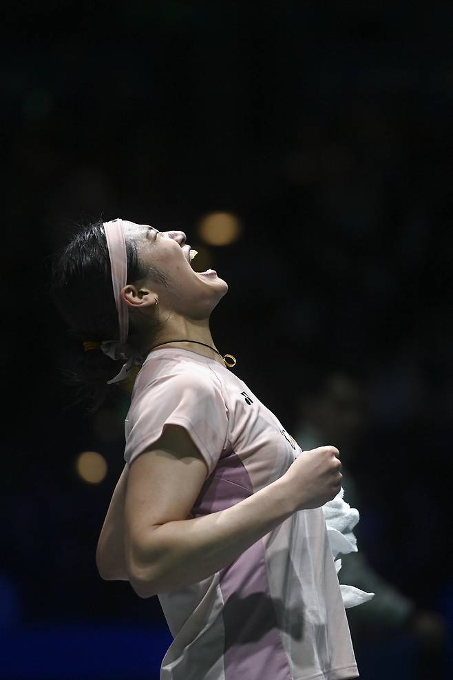 (250316) -- BIRMINGHAM, March 16, 2025 (Xinhua) -- An Se Young celebrates after winning the women's singles semifinal between An Se Young of South Korea and Yamaguchi Akane of Japan at the All England Open Badminton Championships 2025 in Birmingham, Britain, March 15, 2025. (Xinhua/Wu Lu)<저작권자(c) 연합뉴스, 무단 전재-재배포, AI 학습 및 활용 금지>